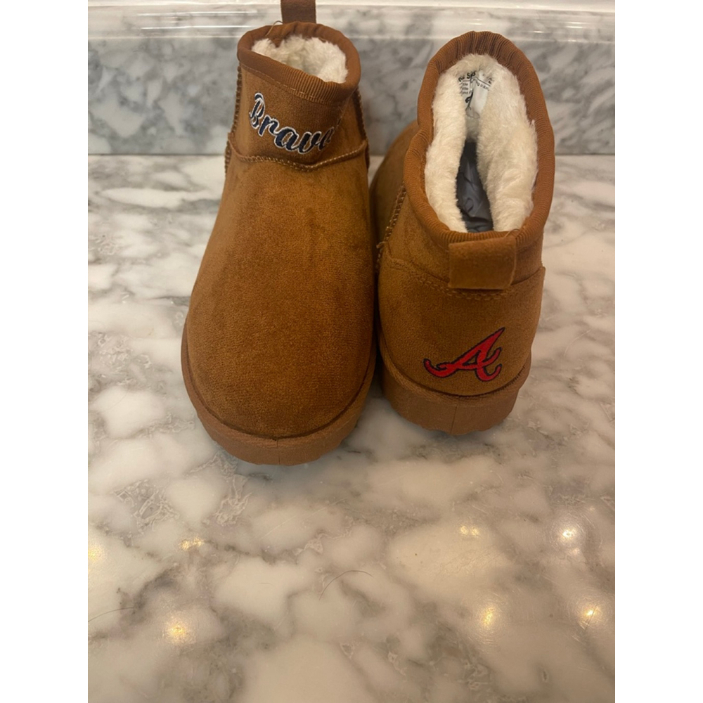 NWOB FOCO Atlanta Braves Women’s Slippers Size 6 Faux Fur Cozy House Shoes